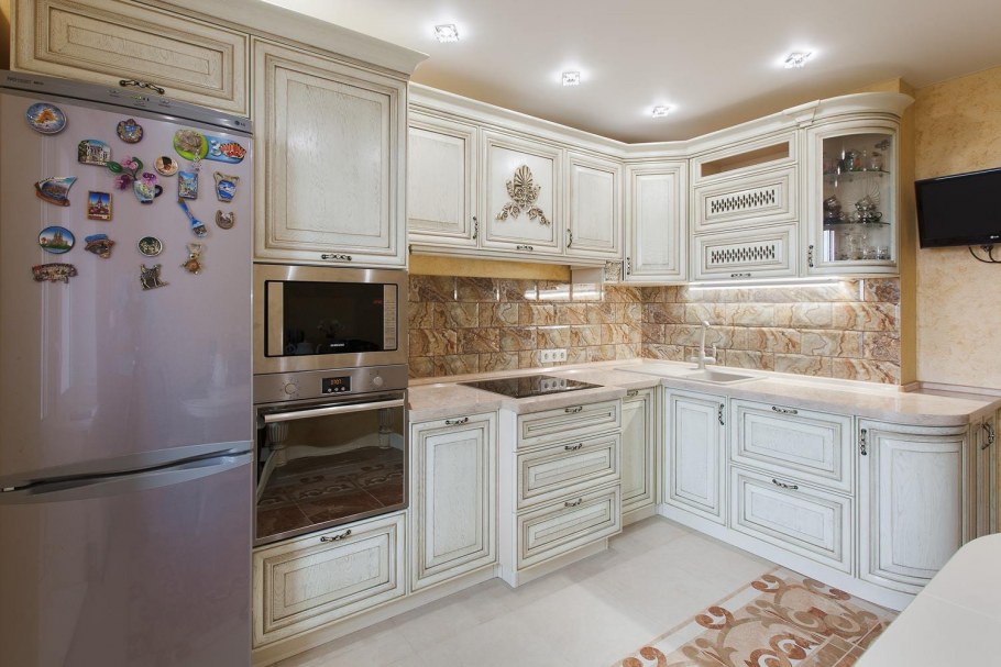 Интерьер кухни в пастельных тонах