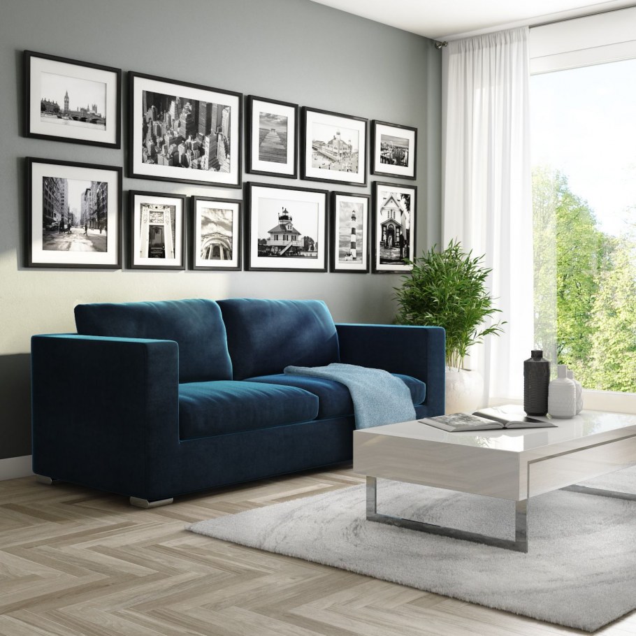 серые стены и синий диван в интерьере