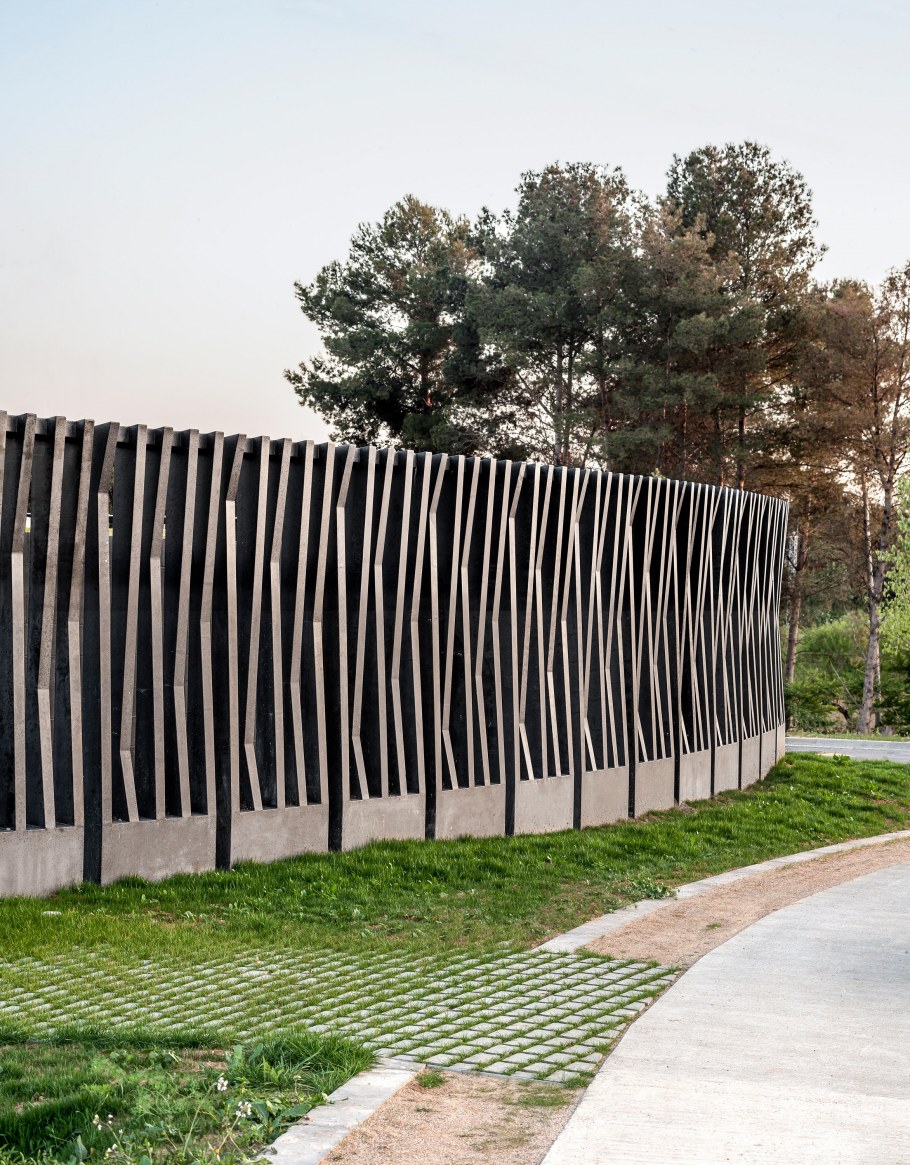 Необыкновенные заборы