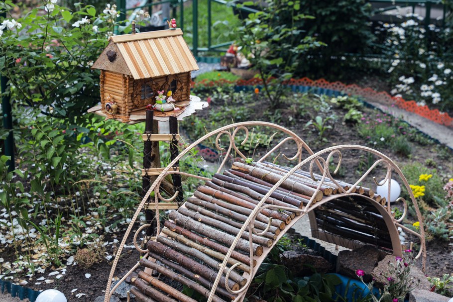 Декоративный колодец