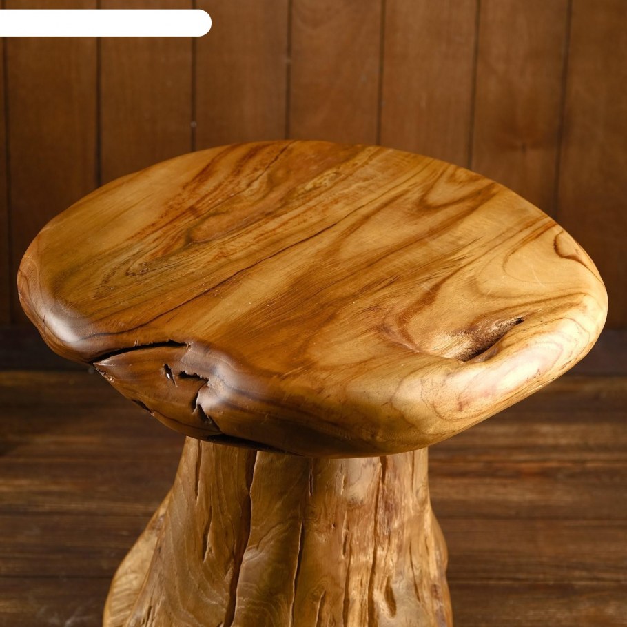 Стол из тикового дерева