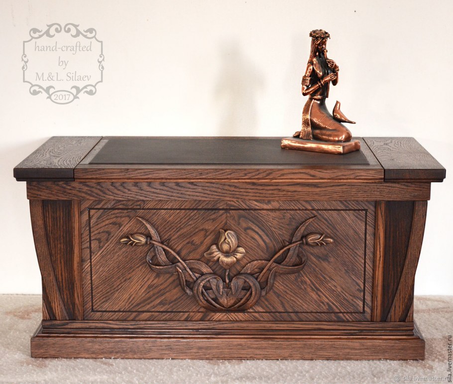 Красивая резная мебель