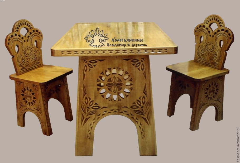 Резной табурет