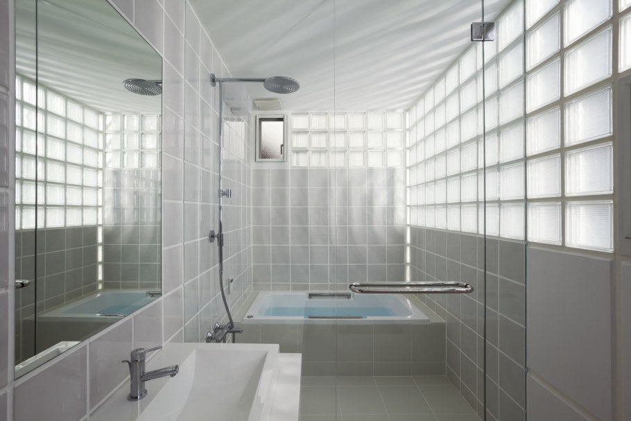 Стеклоблоки в интерьере лофт