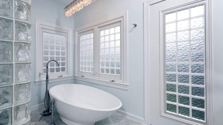 Ванная комната из стеклоблоков