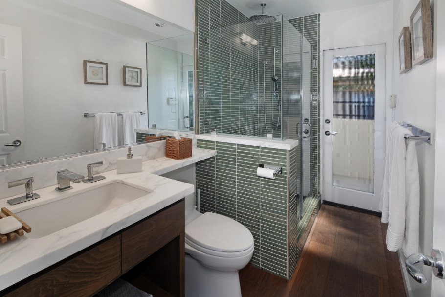 Цветные стеклоблоки в интерьере