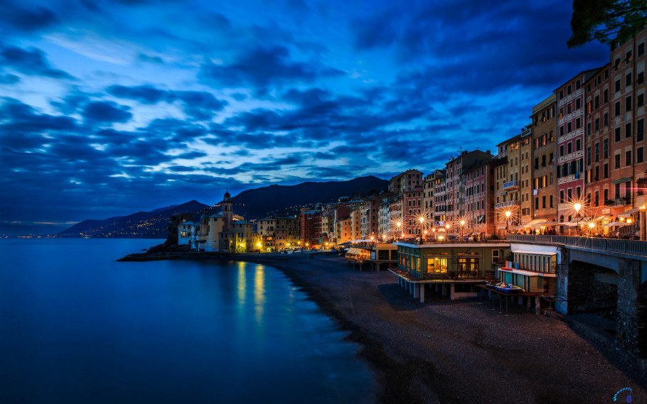 Ночная Генуя