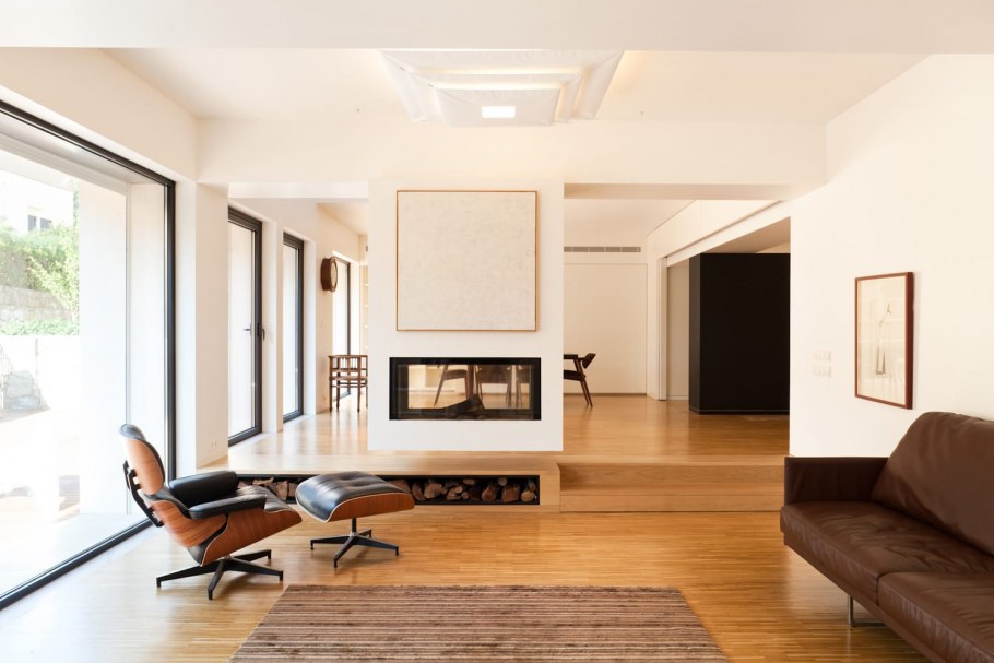 Гостиная с пустым местом посередине