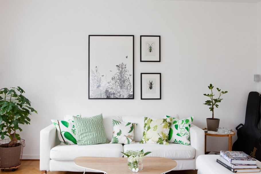 Пустая стена в гостиной