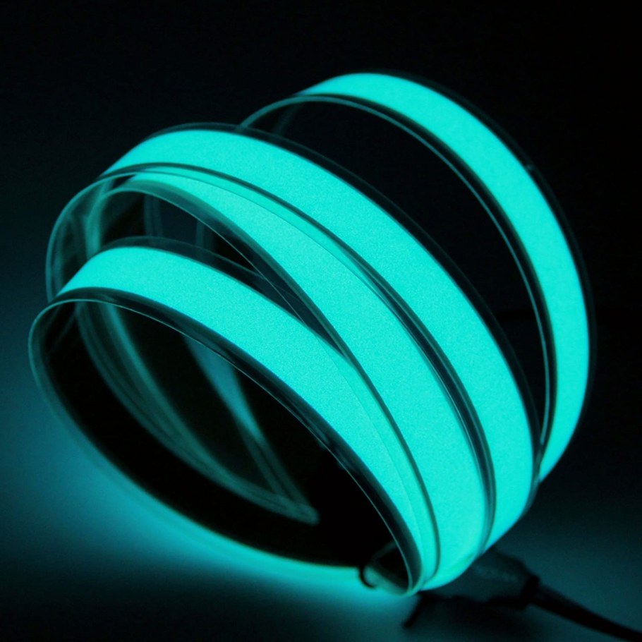 Кровать с неоновой подсветкой