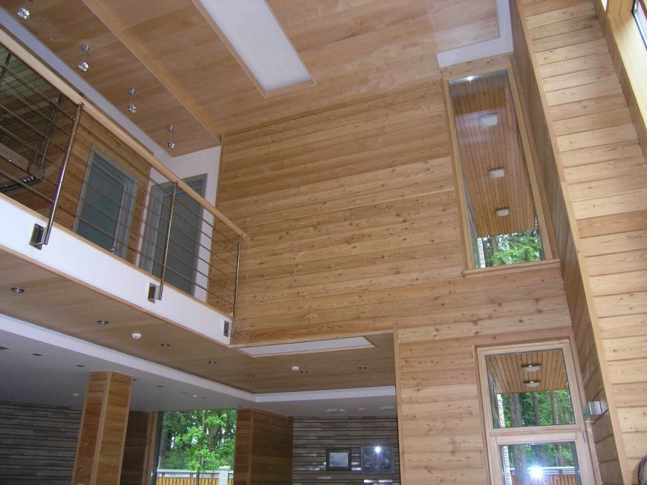 Отделка деревянного потолка