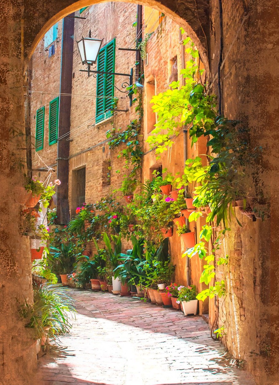 Сиена Италия дворик