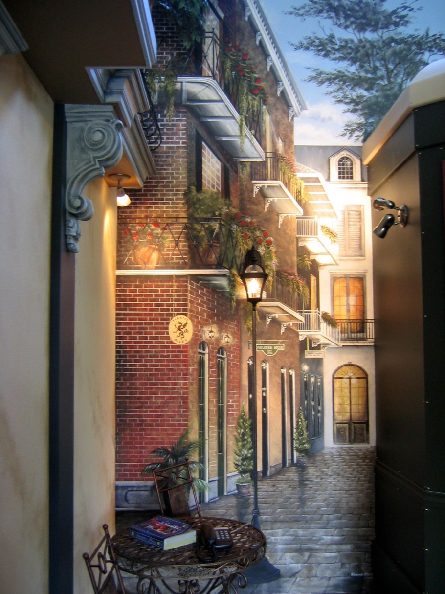 Роспись стен в интерьере улочка