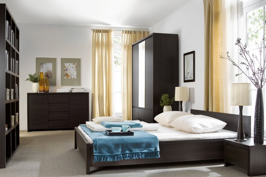 Темно коричневый цвет мебели