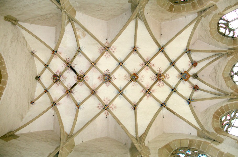 Сводчатый потолок в замке