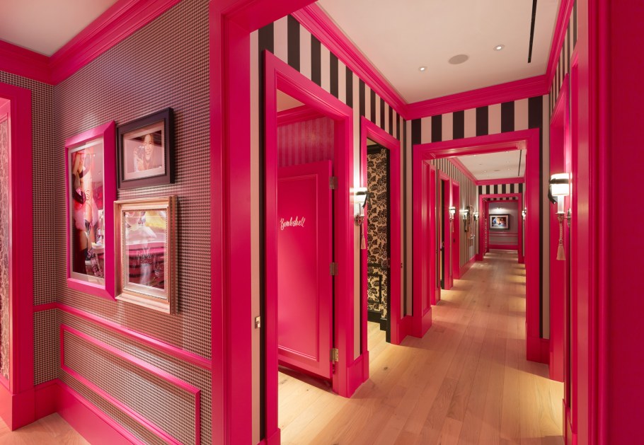 Атриум Victoria Secret