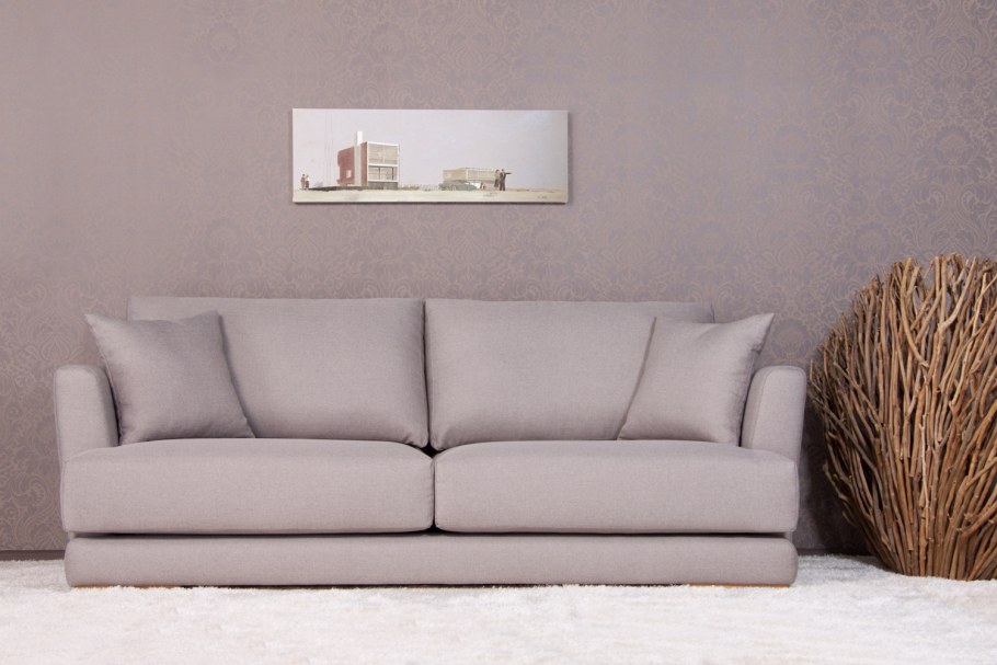 Диван светлый современный
