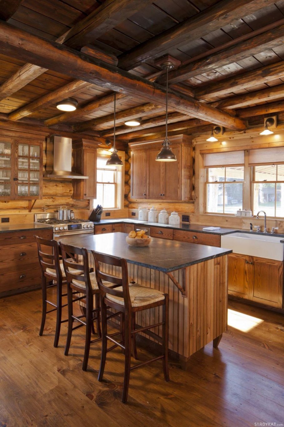 Кухня в деревянном доме