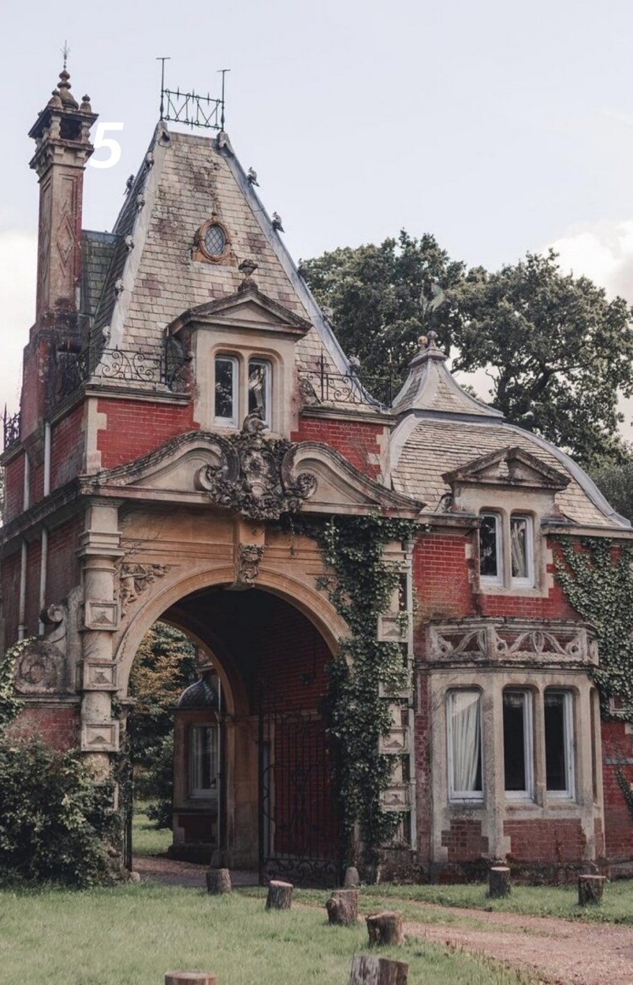 Особняк Тюдор Готика архитектура
