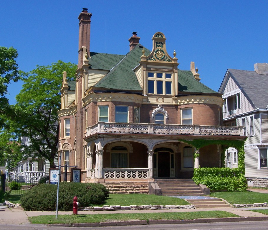 Особняк в Англии в викторианском стиле