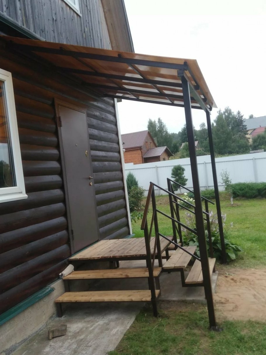 Крыльцо с навесом для дачи