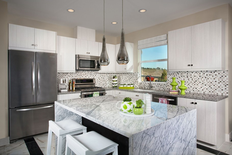 Кухня арт деко белая глянцевая