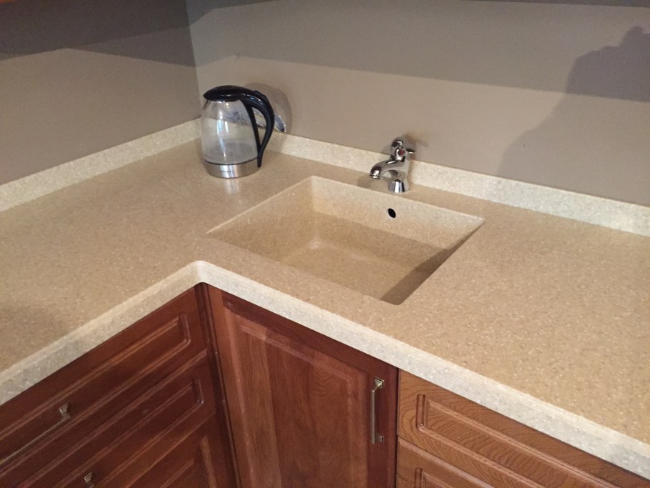 Алюминиевый плинтус APL 100 мм,