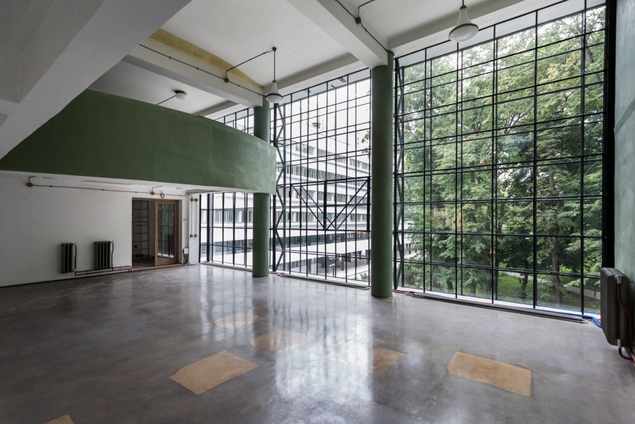 Здание бюро Гинзбург Архитектс