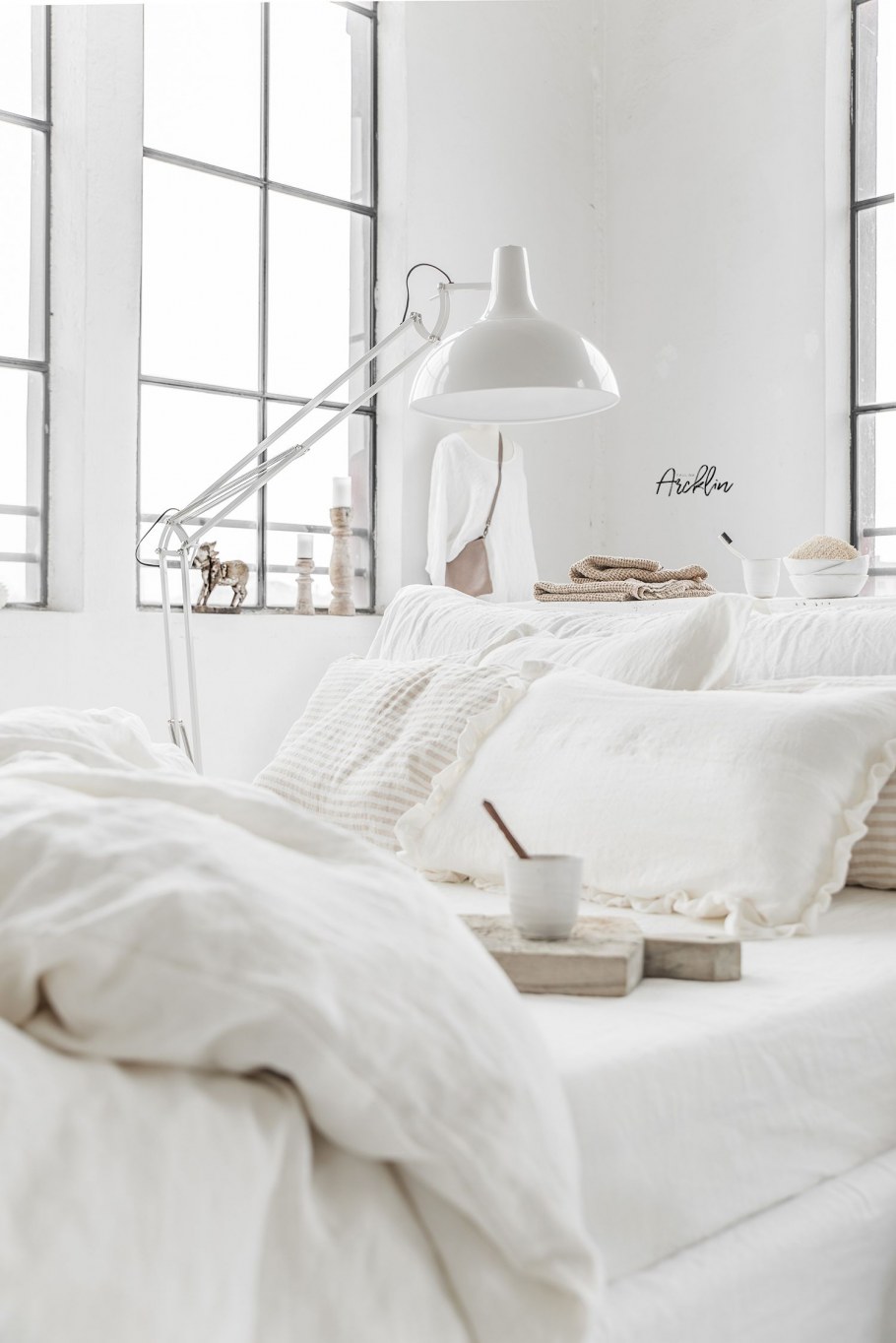 Интерьер тотал Вайт