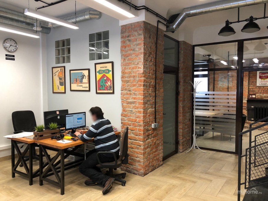 Офис агентства недвижимости в стиле лофт