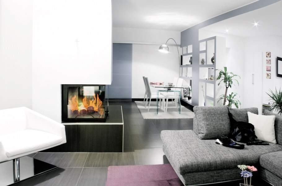 Кухня и гостиная вместе с биокамином