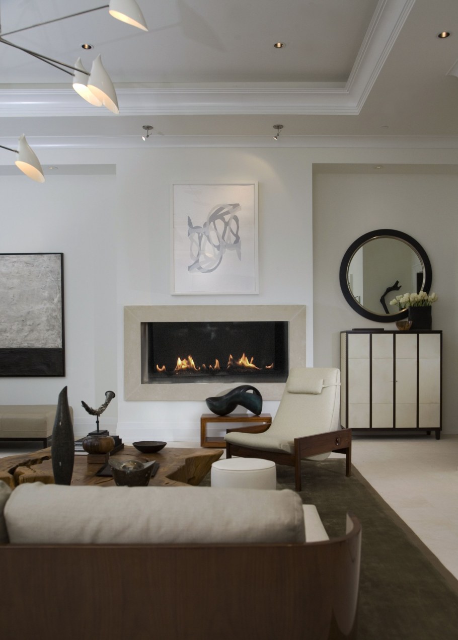 Евроремонт в гостиной с камином