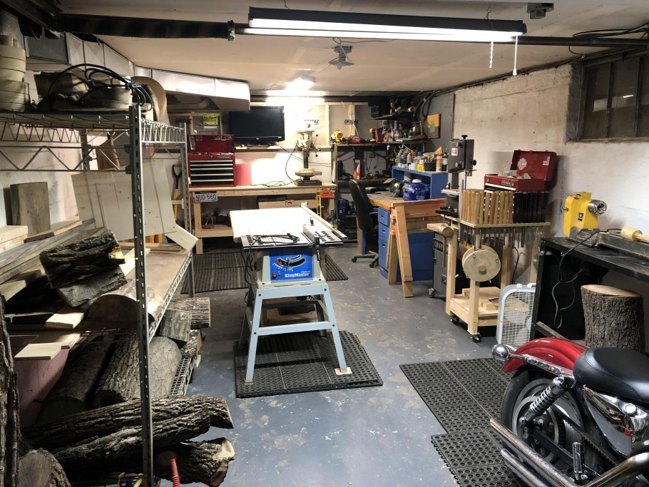 Уютный гараж для мужчин