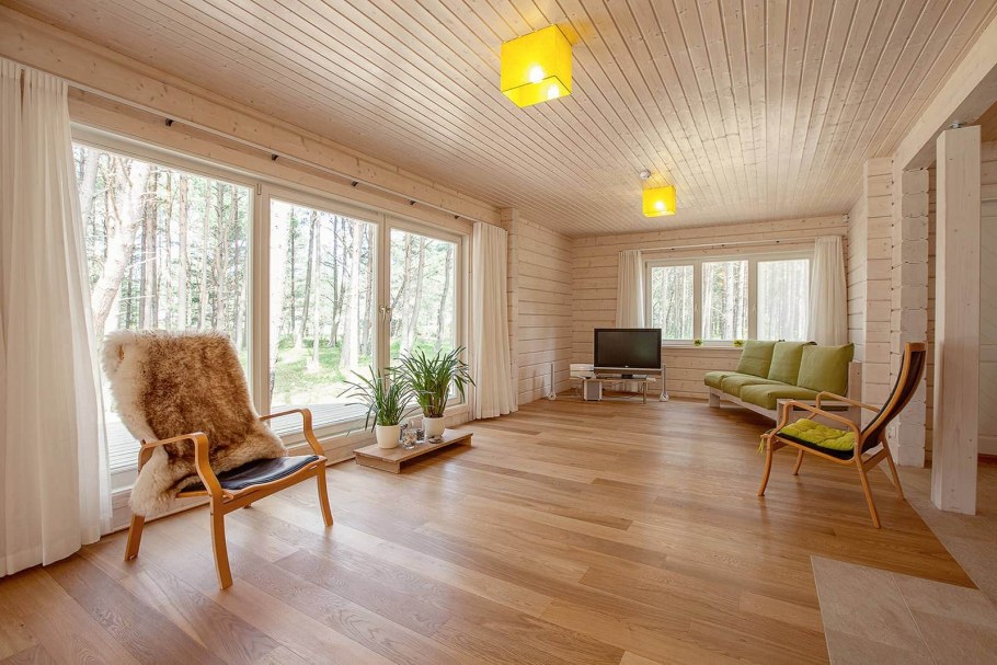 Внутренняя покраска деревянного дома