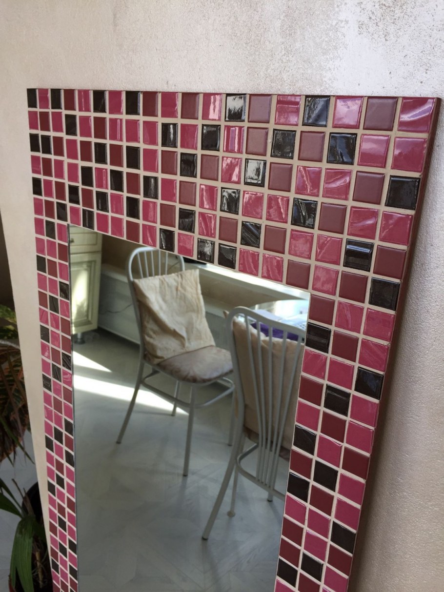 Зеркало отделанное мозаикой