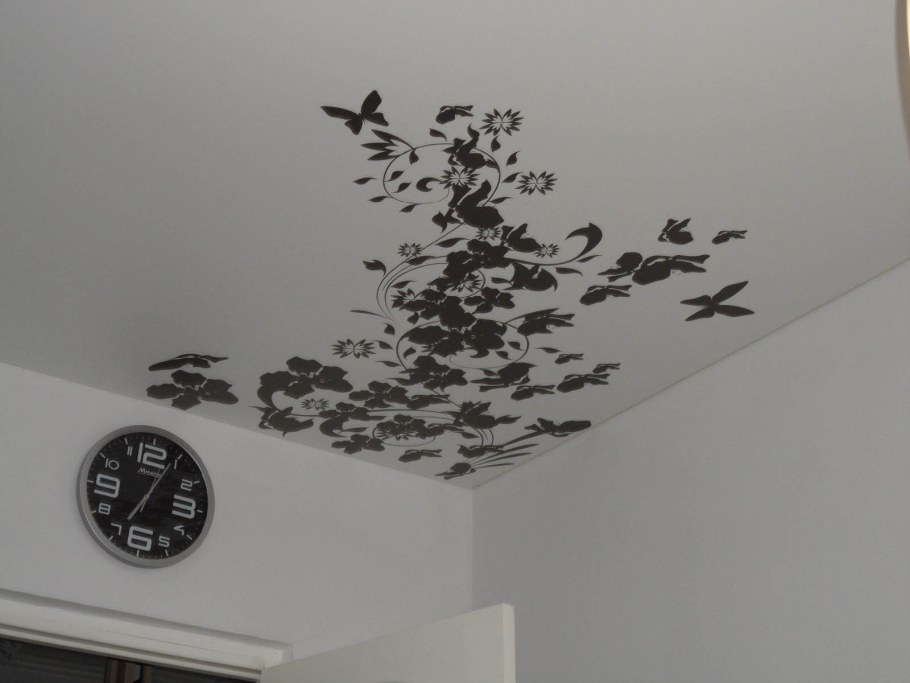 Декоративные наклейки на натяжной потолок
