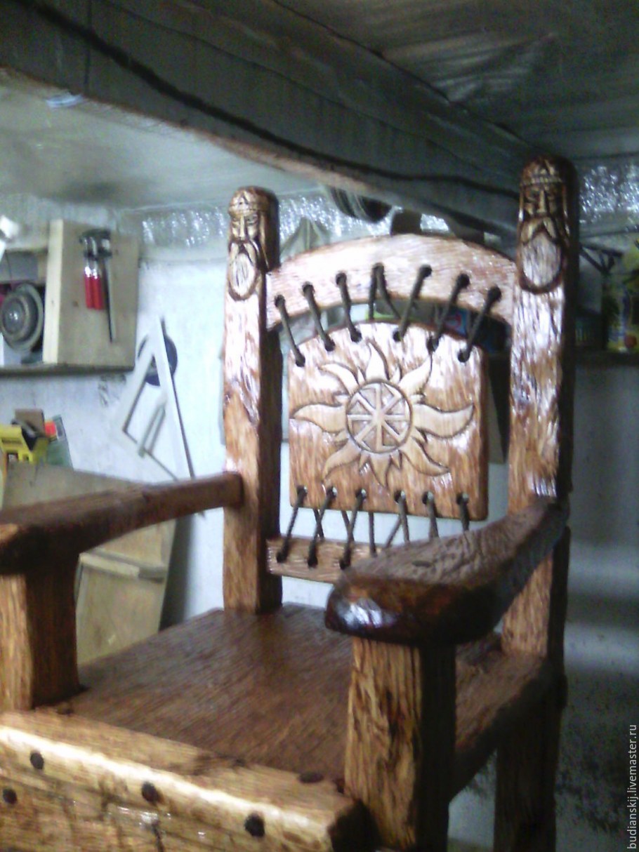 Кресло Викинг резное