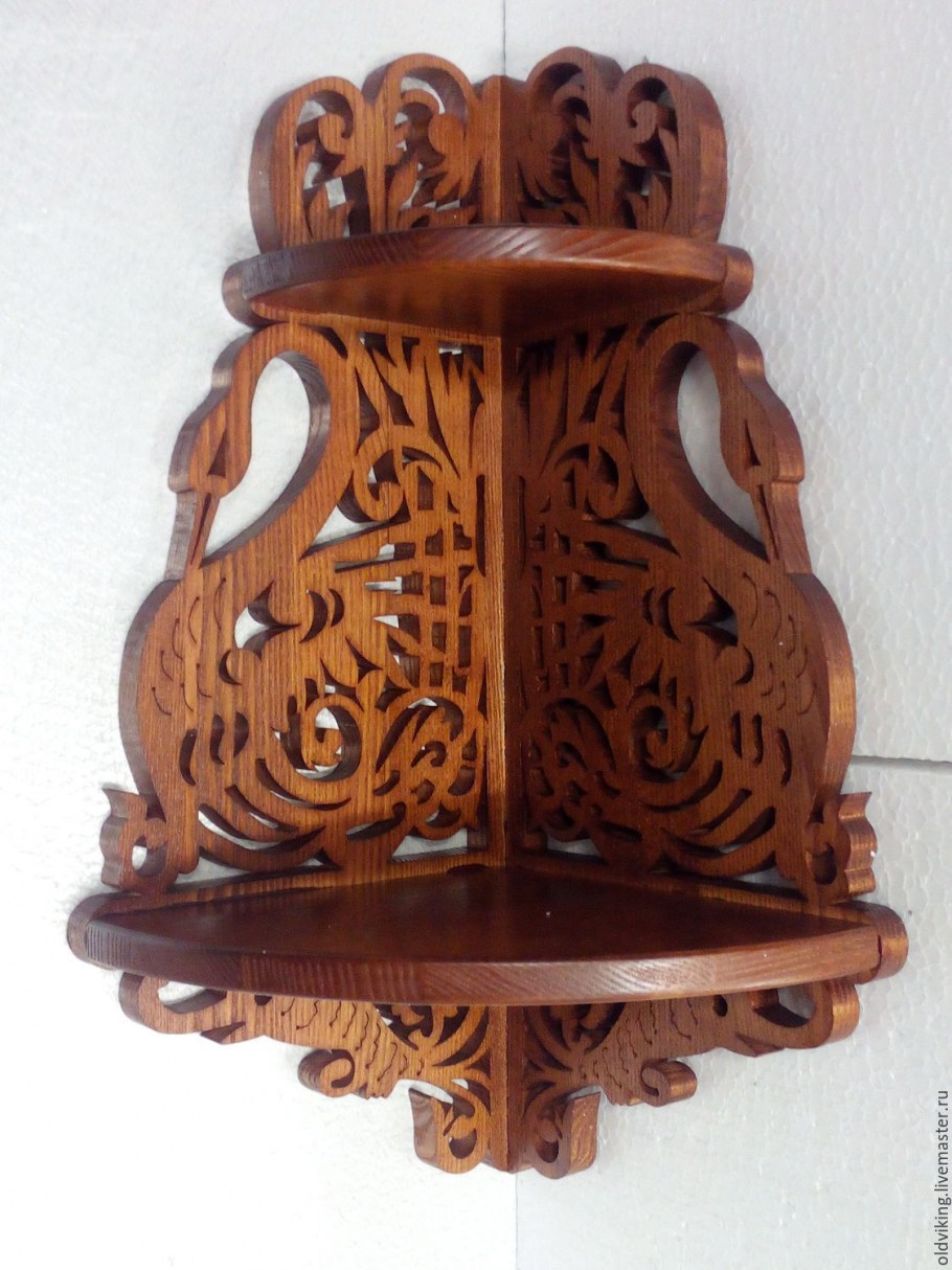 Полка угловая резная