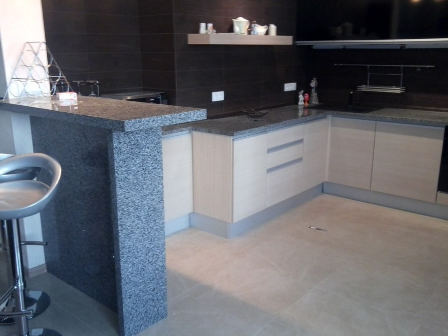 Барная стойка из камня