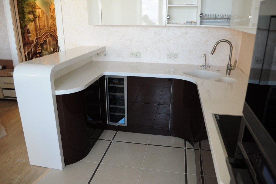 Двойная столешница на кухне