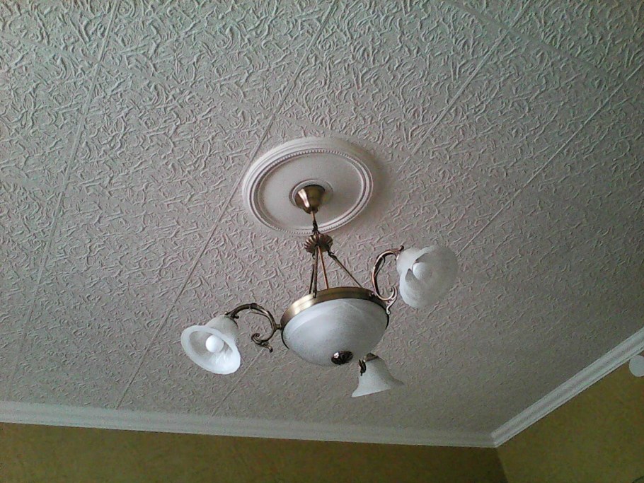 Зачистка потолка от побелки