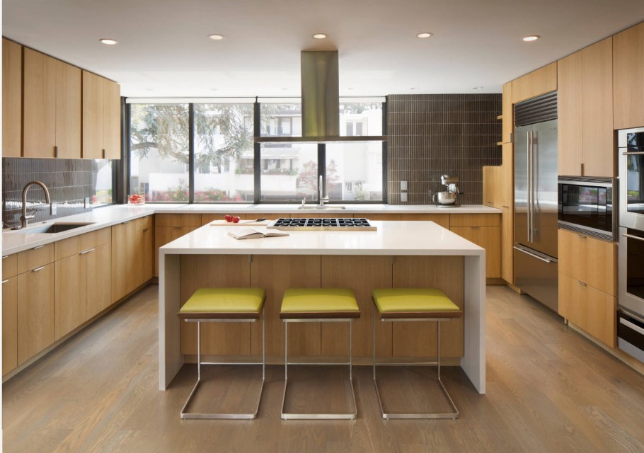 Планировка кухни с островом