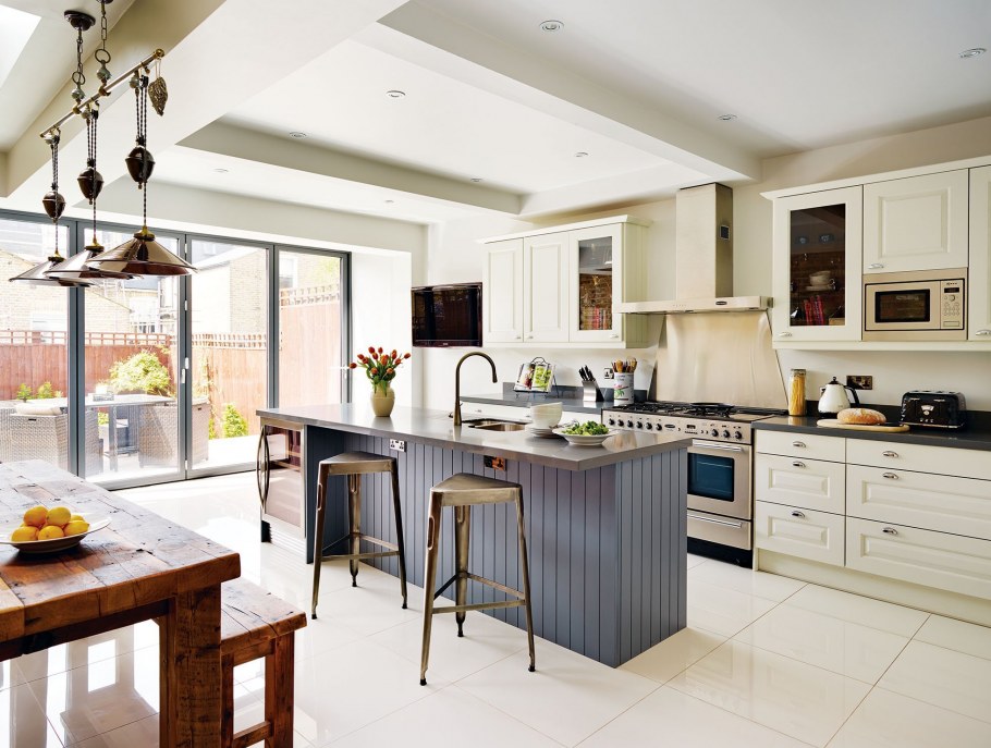 Интерьер кухни в частном доме