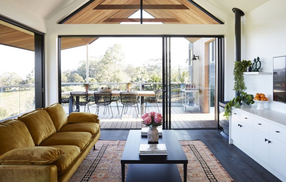 Терраса из гостиной в доме