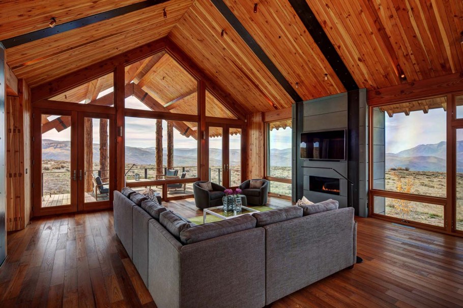 Дом с верандой по периметру