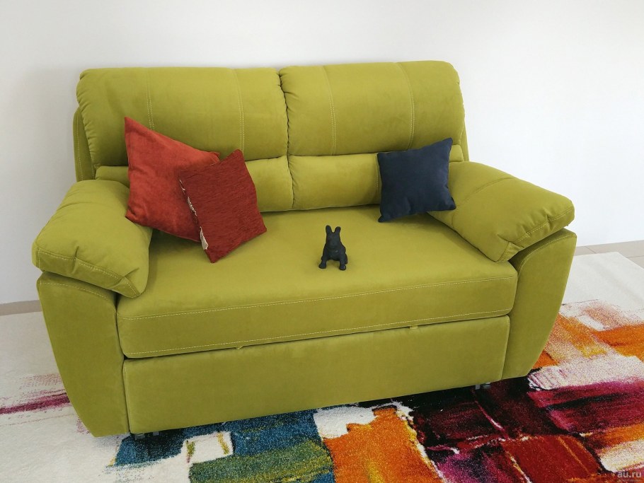 Кресло дизайнерское полукруглое розовое Julius