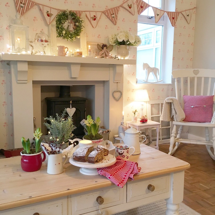 Гостиные студии в стиле шебби Шик