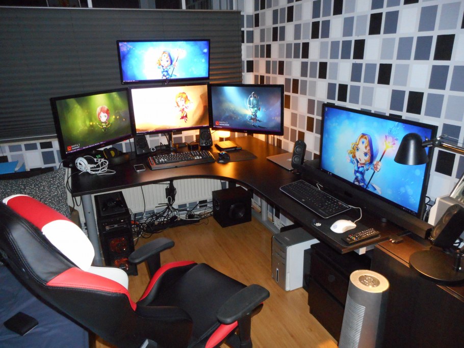 Планировка комнаты геймера