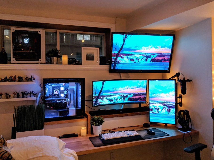 Комната с мониторами