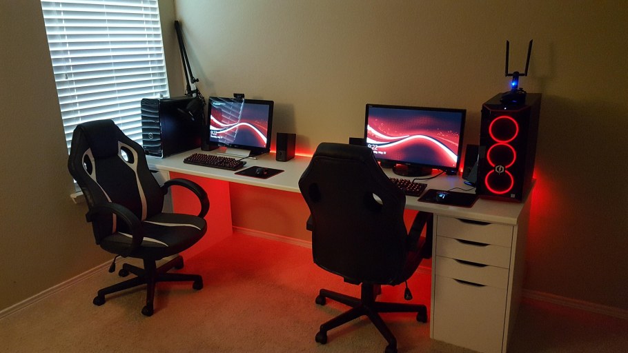 Игровая комната геймера